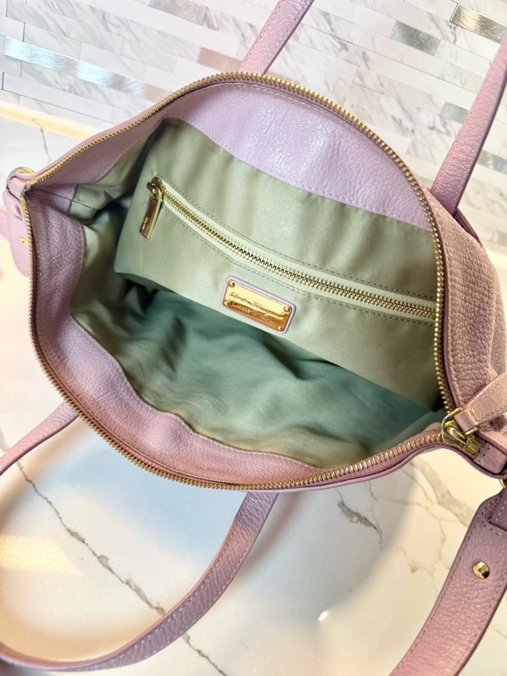 Salvatore Ferragamo Mika - 2-Way Tote- lavender/pink pebbled leather - Picture 5 of 11
